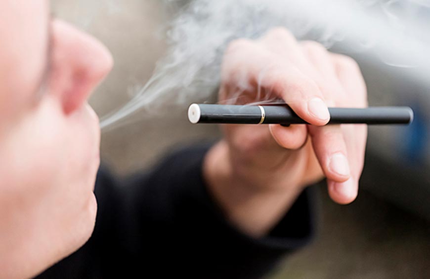 Είσαι καπνιστής; Αυτά είναι τα 4 οφέλη της άτμισης CBD
